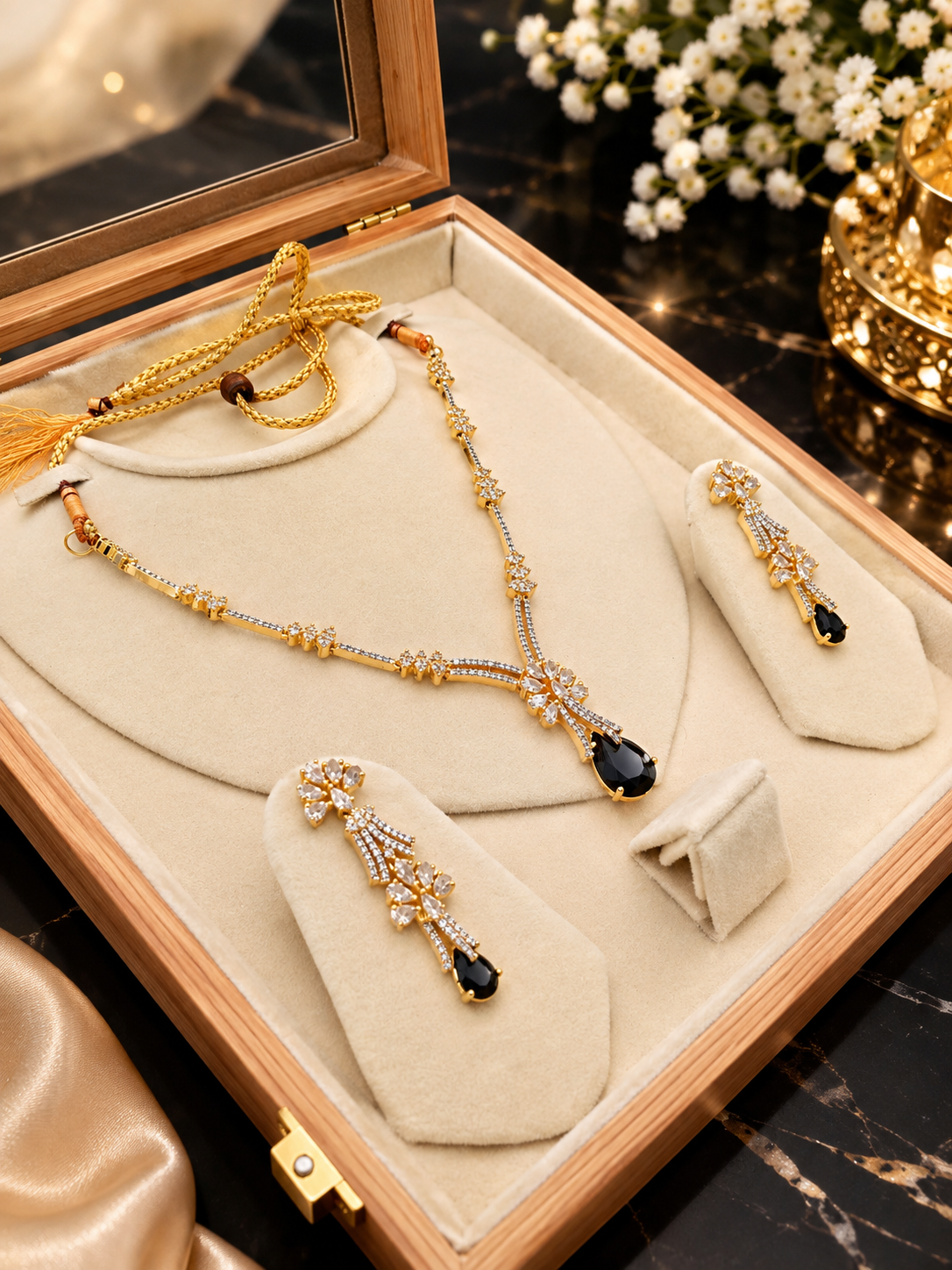 Luxurious Gold and Onyx Jewelry Display Black Stone Gold Jewelry Set – LB Collection - Image 1
